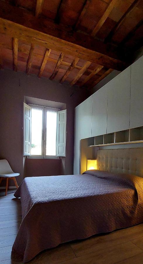Claudia'S Home Pescia Exterior photo