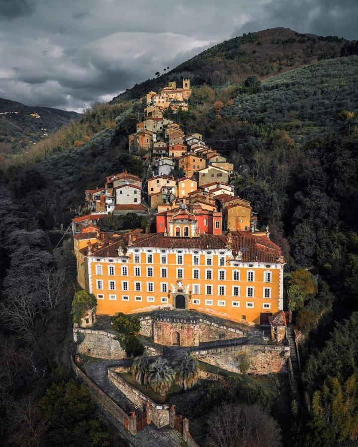 Claudia'S Home Pescia Exterior photo